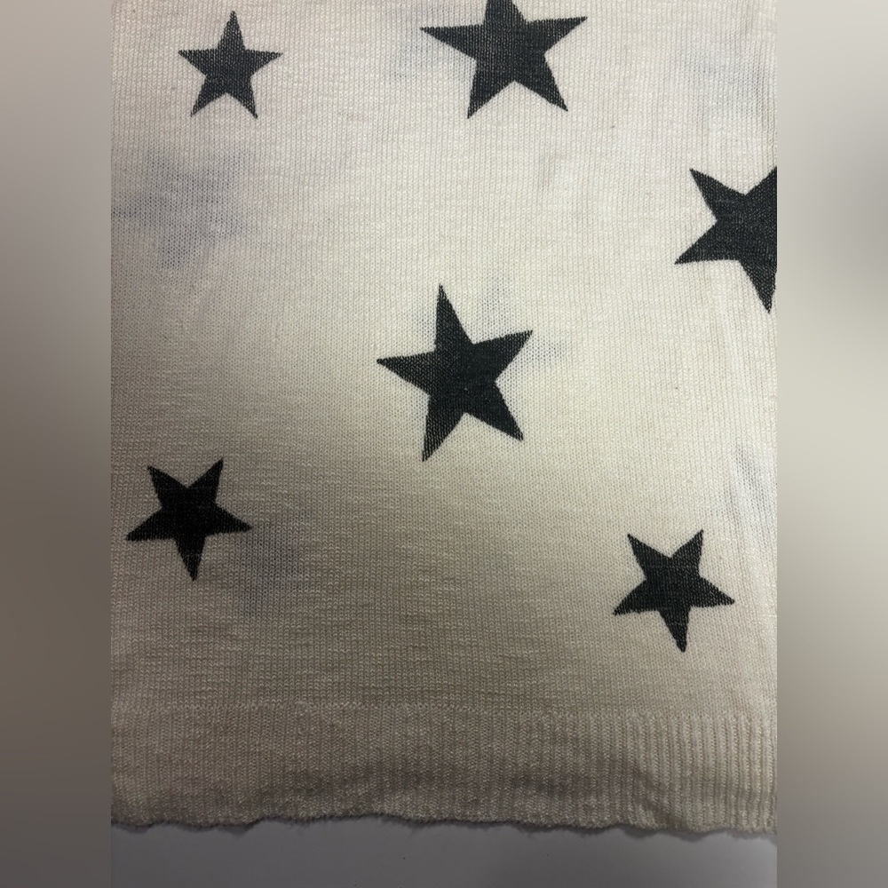 333. Women's Star Pattern Sweater - Cream and Grey - Picture 4 of 5